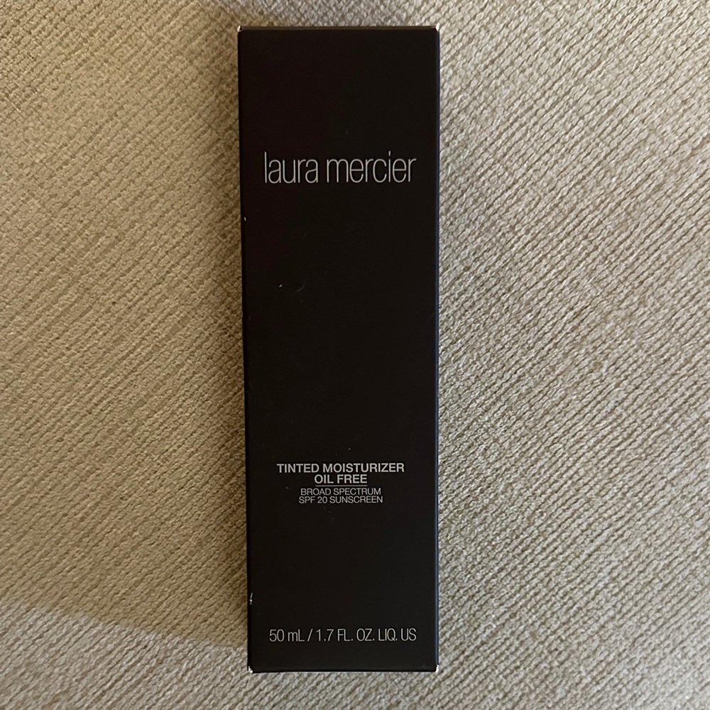 Laura Mercier Oil-Free Tinted Moisturizer SPF 20